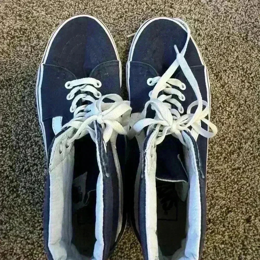 VANS, women’s size 9, men’s 7.5, unisex, Sk8-hi, good used condition, navy blue
